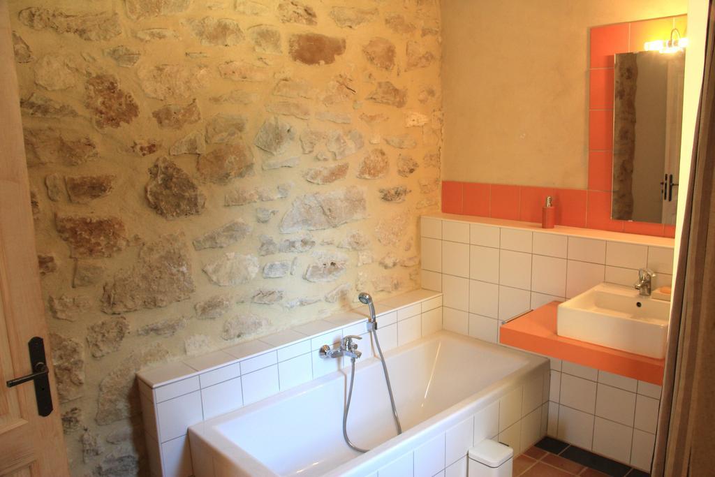 Hollyoaks Estate Hotel Saint-Pons-la-Calm Kamer foto